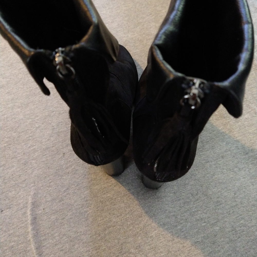Shoes - Picture 4 of 5